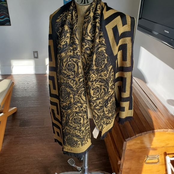 Versace Scarf - Picture 3 of 7